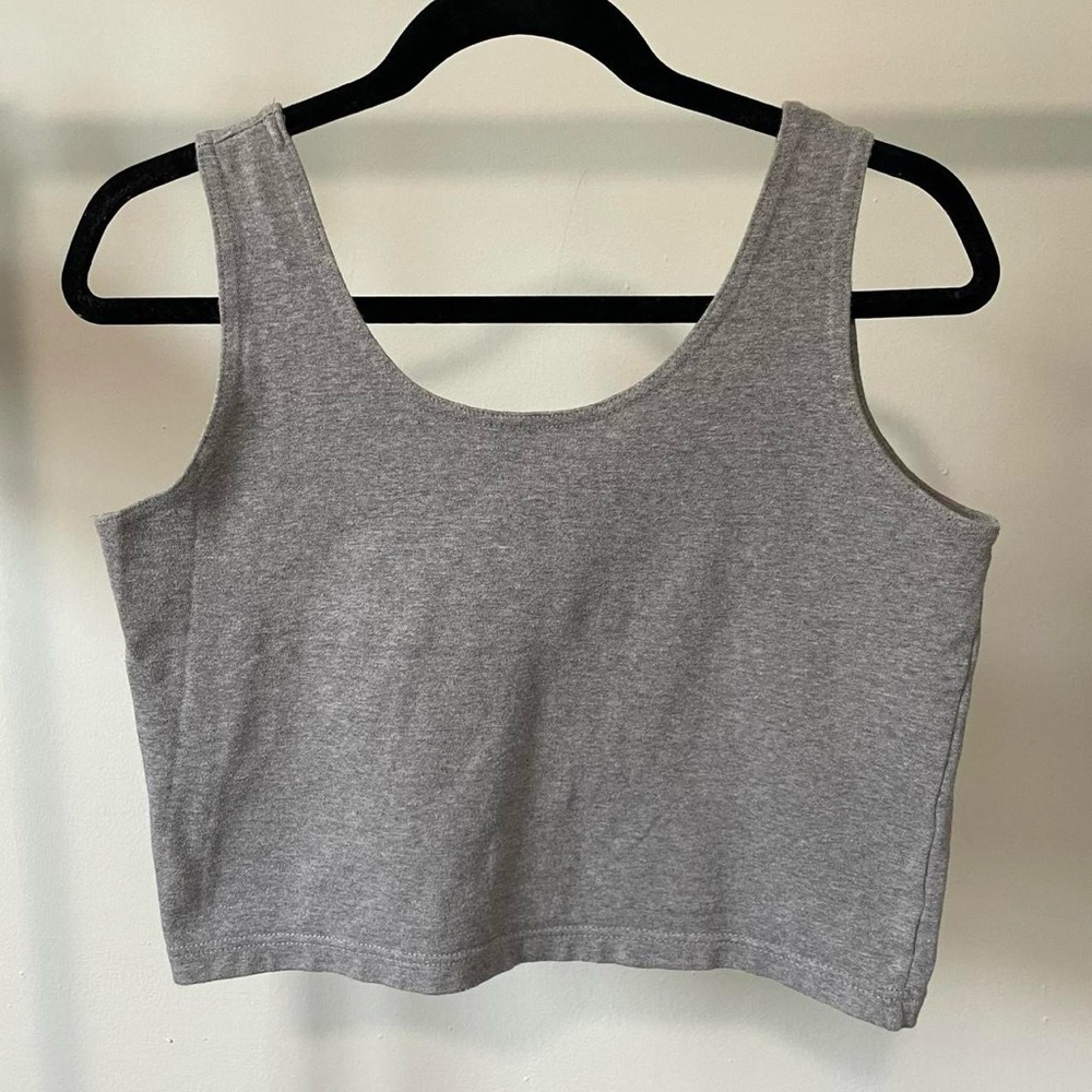 Flying Colors grey cropped tank top. Size: L